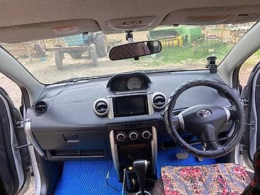 Toyota Ist: 2002 г., 1.5 л, Автомат, Бензин, Хэтчбэк — 9