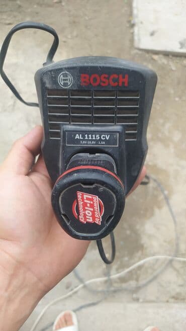 Продаю батарейку с зарядкой на бош в очень хорошем состоянии оригинал