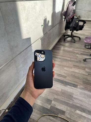 razer blade: IPhone 15 Pro, Б/у, 256 ГБ, Синий, Чехол, 81 % — 8