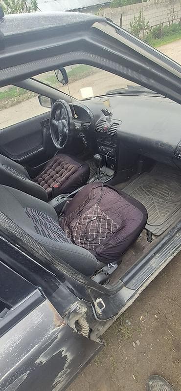 lexus es350: Mazda 323: 1991 г., 1.6 л, Автомат, Бензин, Хэтчбэк — 6