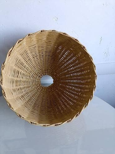 small table: Плетный абажур из бумажной лозы. 

Высота 20 см, диаметр 30 см — 2