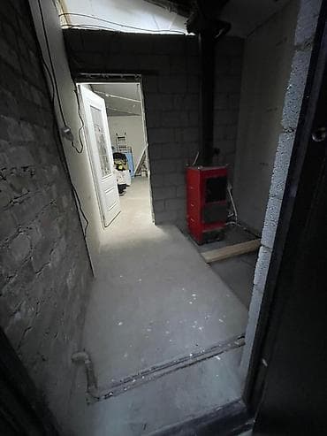 1 комнат: 🏡 КАПИТАЛЬНЫЙ ДОМ В АК-ОРДО — ЗАЕЗЖАЙ И ЖИВИ! 📍 Район: Ак-Ордо 📐 — 4