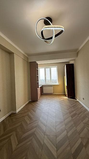 комнату бишкек: Продаётся 4 ком квартира с евроремонтом в ЖК Мурас Застройщик: Royal — 8