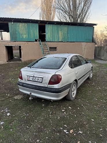 антенна на авто: Toyota Avensis: 1998 г., 2 л, Механика, Дизель, Хэтчбэк — 2