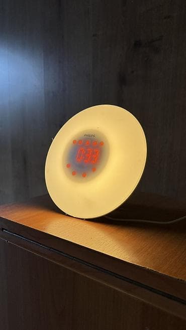 Будильник‑лампа Philips Wake‑Up Light - Функция «рассвет»: плавное