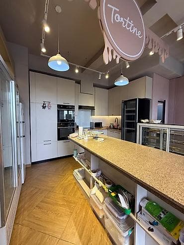 пекарь: Продажа магазинов В жилом доме, 83 м², Свежий ремонт, Утеплен, 1 этаж — 3