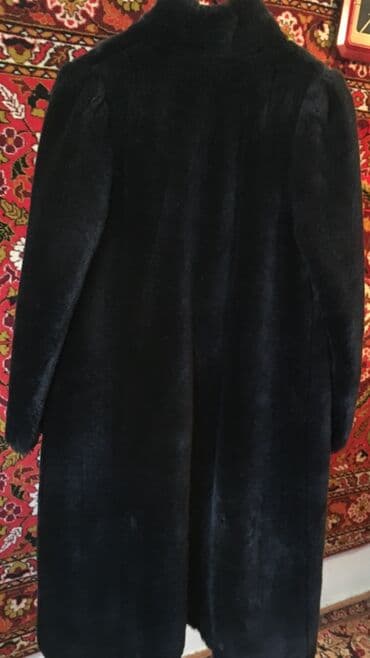 Джинсы: Шуба из искусственного меха производства Бельгии 50 разм. Цена: 2 т — 2