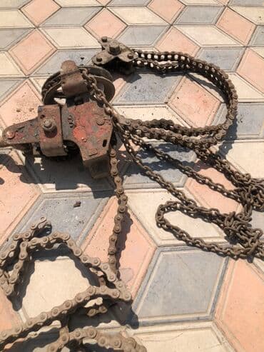 ручной подъемник: Предназначенная для подъема и перемещения грузов. Либедка поднимает до — 4