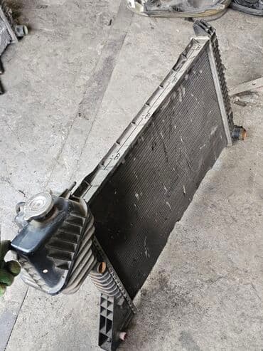 купить бу запчасти на мерседес спринтер: Радиатор охлаждения двигателя Mercedes-Benz Sprinter CDI, 901 - 904 — 7