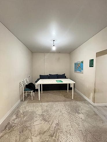 Үйлөрдү ижарага берүү: 80 м², 3 бөлмө, Унаа токтотуучу жай, Забор, тосулган — 2