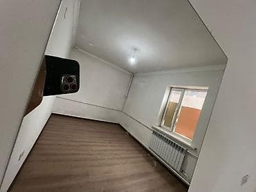 комн: Небольшое помещение c отдельным санузлом. - Комната с окном — 7