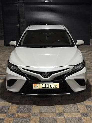 Toyota Camry: 2018 г., 2.5 л, Автомат, Бензин, Седан