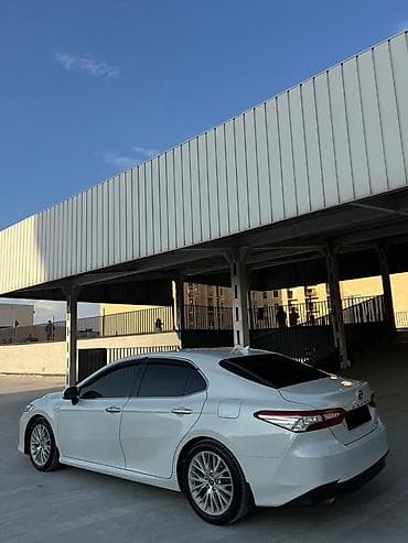 Toyota Camry: 2017 г., 2.5 л, Вариатор, Гибрид, Седан — 9