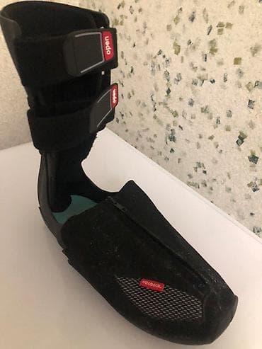 Черный ортез Otto Bock для фиксации голеностопного сустава. Имеет at lalafo.kg Черный ортез Otto Bock для фиксации голеностопного сустава. Имеет