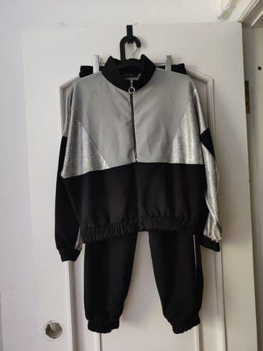 спортивное оборудование: Продается костюм Ткань лёгкая на весну/лето В хорошем состоянии, без — 1