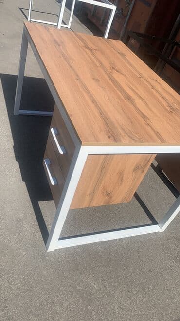 офисные столы бу: Офисный стол с тумбой в наличии и на заказ — 2