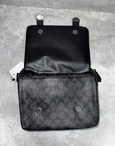 чехол на 13: Сумка COACH через плечо (messenger), черная, с фирменным монограммным — 6