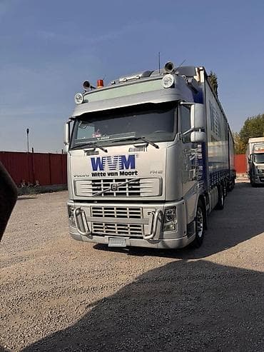 кобит: Тягач, Volvo, 2007 г., Тентованный — 3