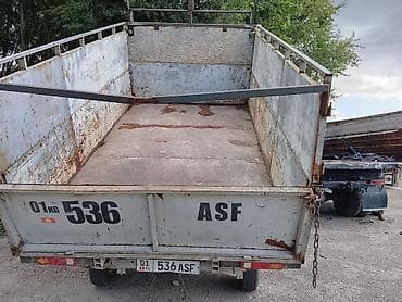 b class: Мерси Грузовой самосвал малой тоннажности. Особенности: - — 3