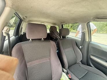 Toyota Ist: 2003 г., 1.3 л, Автомат, Бензин, Хэтчбэк — 9
