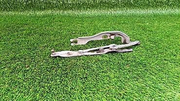 bew e34: Петля задняя крышки багажника R Е38 8 125 174 Год2000 В отличном — 1