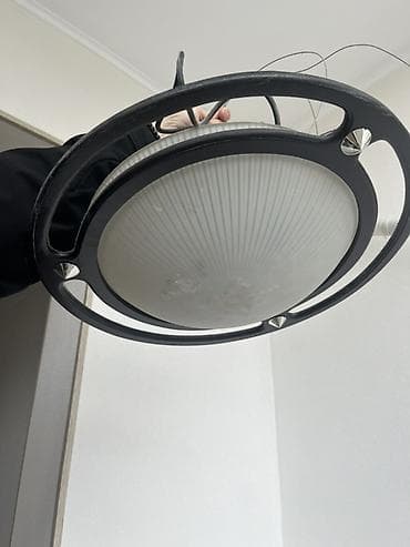 Люстры: Продаются люстры 500 сом за все три. Еще один двух ламповый отдам — 4