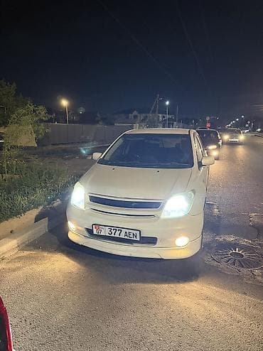 Toyota Ist: 2003 г., 1.5 л, Автомат, Бензин, Хэтчбэк