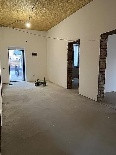 di store: Ак-Ордо 1ден центринен, Гагарина 100 метр аралыкта жайгашкан. Үй жаңы — 5