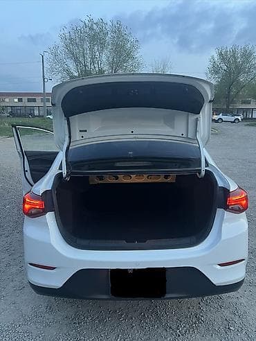 mini jack: Chevrolet Onix: 2020 г., 1 л, Автомат, Бензин, Седан — 5