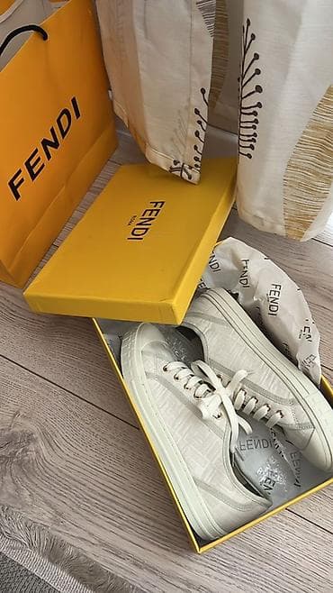 Кроссовки, 39, Fendi, Новый, цвет - Бежевый — 1