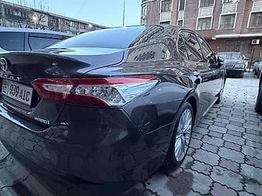 Продажа авто: Toyota Camry: 2019 г., Гибрид, Седан — 3