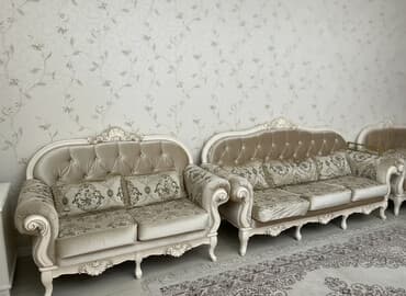 цифровые настенные часы: Комплект мягкой мебели, Б/у, Самовывоз, цвет - Бежевый — 1