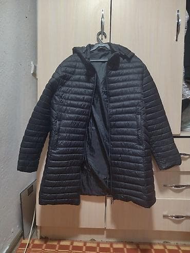 пуховик оверсайз: Пуховик/утеплённая куртка с капюшоном, черного цвета, удлинённого — 1