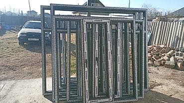 обрамление окон: Предлагаются оконные рамы, выполненные из прочного ПВХ профиля — 4