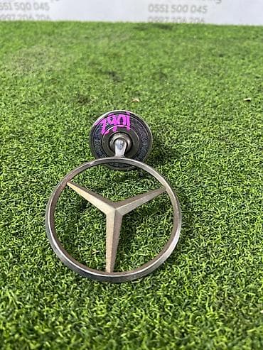 значок мерседес на капот: Mercedes-Benz — 1