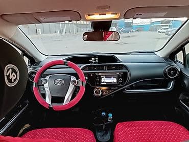 corolla levin: Toyota Prius C: 2017 г., 1.5 л, Вариатор, Гибрид, Хэтчбэк — 4