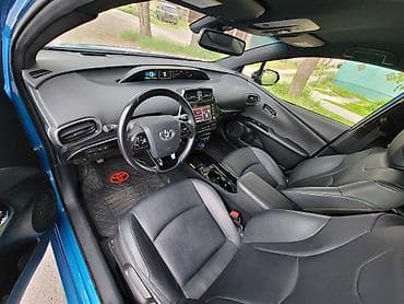 prius: Toyota Prius: 2022 г., 1.8 л, Вариатор, Гибрид, Седан — 2