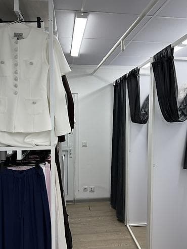 Недвижимость: Аренда офисов, 30 м², В бизнес центре, 1 линия, С отдельным входом, С отдельным сан узлом — 7
