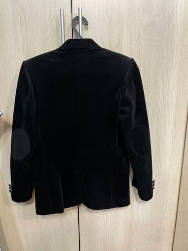 новогодний платье для девочек: Детский пиджак Lakids из черного велюра с двумя пуговицами. Модель — 2