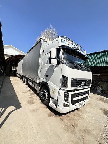 транс: Тягач, Volvo, 2004 г., Шторный — 1
