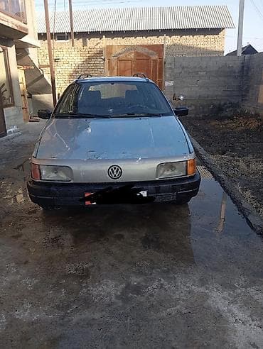 x5 2020: Volkswagen Passat Variant: 1993 г., Универсал — 1