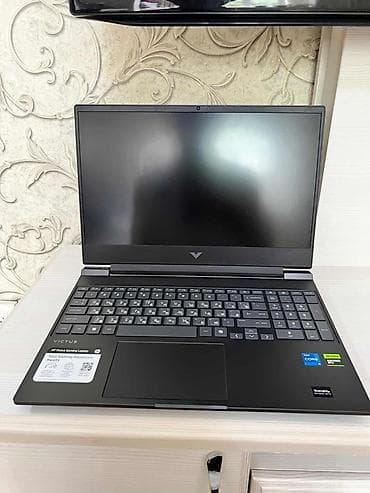 Игровой ноутбук HP Victus 15 - Экран 15.6", тонкие рамки, веб‑камера