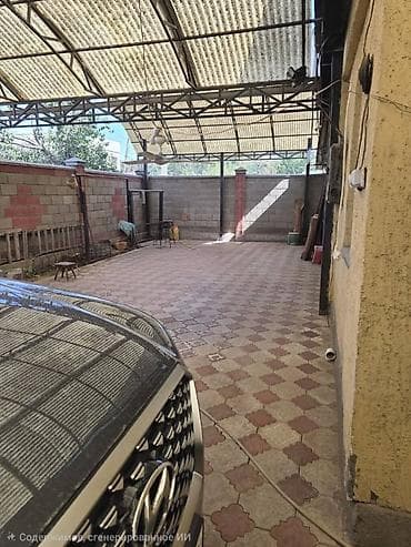 Дом с большим навесным двором . на длительный срок . взимается депозит