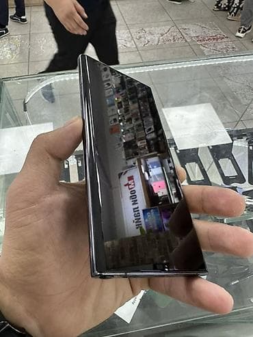 ips 24: Samsung Galaxy S22 Ultra, Б/у, 256 ГБ, цвет - Черный, 1 SIM, eSIM — 4