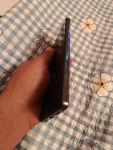 телефон дешево купить: Tecno Camon 30, Б/у, 256 ГБ, цвет - Черный, 2 SIM — 3