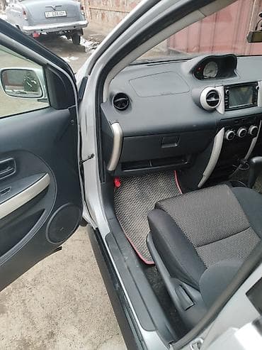 subaru forester 2001: Toyota ist: 2003 г., 1.5 л, Автомат, Бензин, Хэтчбэк — 9