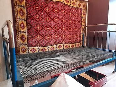 Бир жарым керебеттер: Продаю б/у металлическую кровать полутороспальную. Сетка не растянута — 1