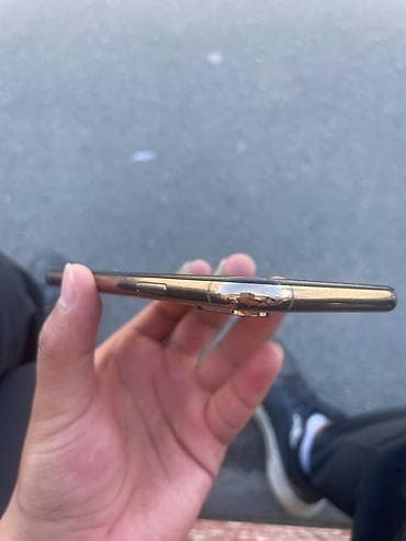 мобил: IPhone Xs, Золотой — 3