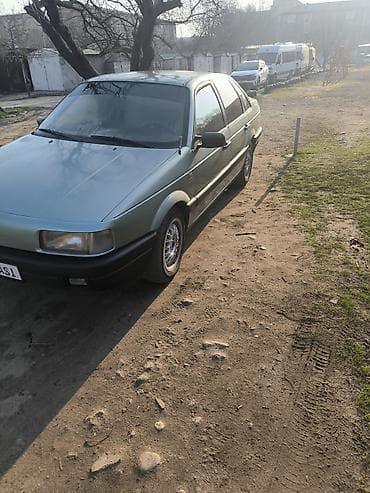 Продажа авто: Volkswagen Passat: 1988 г., Седан — 3
