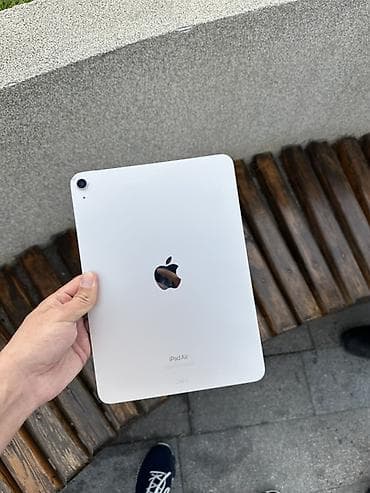 Планшеты: Планшет, Apple, память 256 ГБ, 10" - 11", Wi-Fi, Б/у, Классический цвет - Серебристый — 1